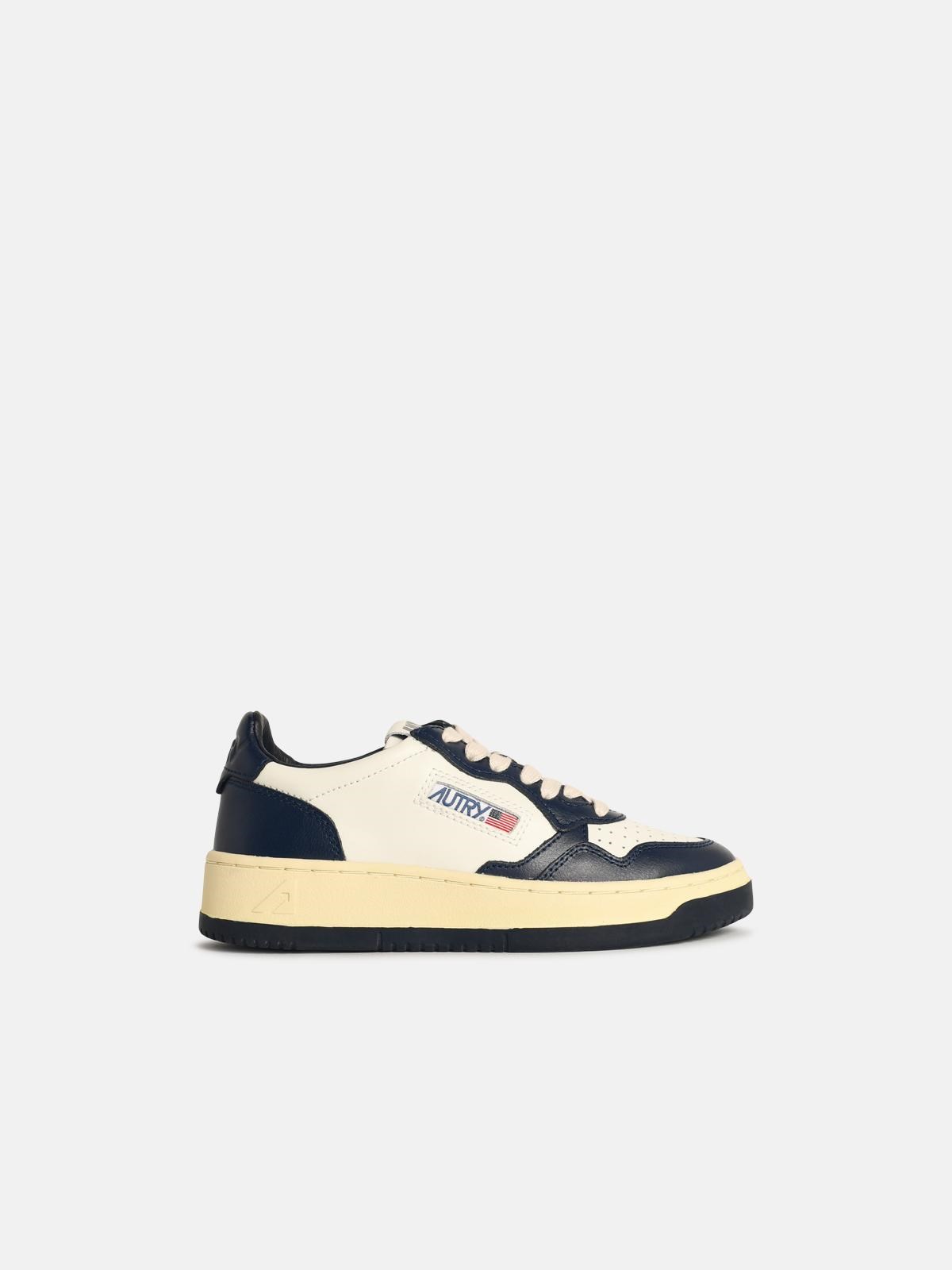 AUTRY 'Medalist Low' White And Blue Leather Sneakers