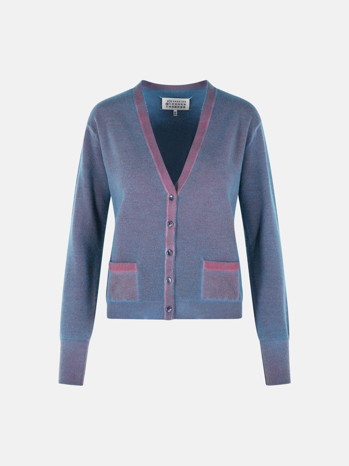 MAISON MARGIELA Virgin Wool Cardigan With Light Blue And Red V-Neck　MAISON MARGIELA ライトブルーとレッドの V ネック バージン ウール カーディガン MAISON
